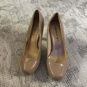 Madden Girl Gettaw like new